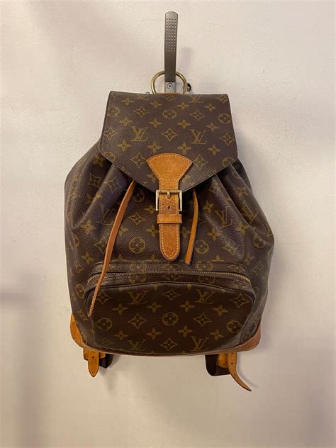 monogramma lv chat|lv monogram backpack.